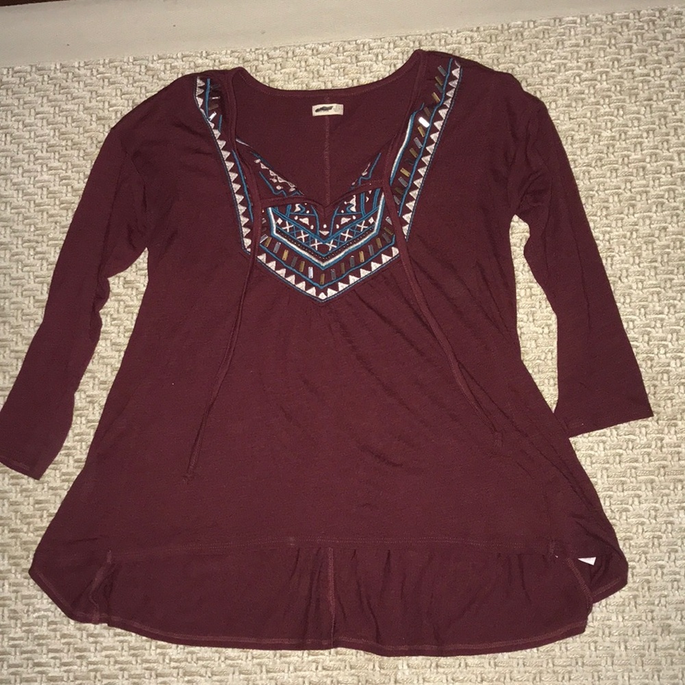 Maroon patterned Hollister shirt